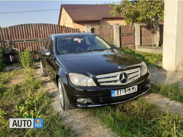 Negru Utilizat 2008 Mercedes C220 Berlinǎ | 5.500 EUR (Preț OK) - Imagine 1/4