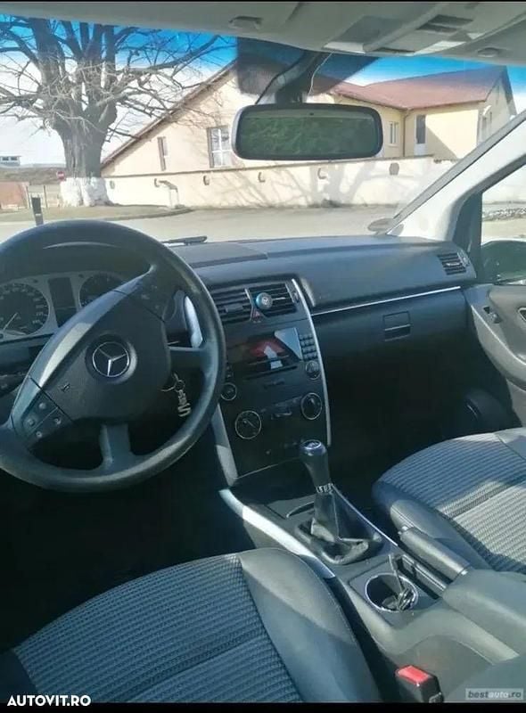 Culoarenegru Utilizat 2007 Mercedes B150 Monovolum | 2.950 EUR - Imagine 1/4