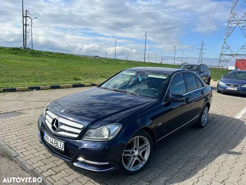 Albastru Utilizat 2011 Mercedes C200 Avantgarde Berlinǎ | 9.950 EUR (Puțin scump) - Imagine 1/4