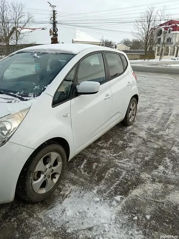 Second-hand Kia Venga 90 CP (66 kW) 2010 Alb Hatchback