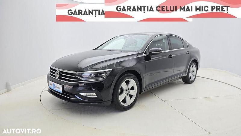 Negru Utilizat 2020 VW Passat Comfortline Berlinǎ | 19.450 EUR (Preț OK) - Imagine 1/3
