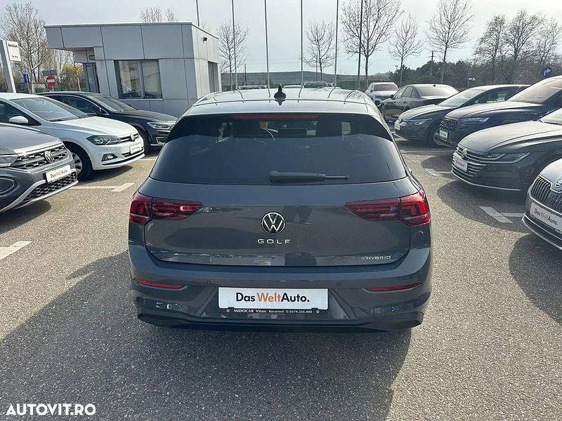 Nouă VW Golf VIII Life 150 CP (110 kW) 2025 Culoaregri Hatchback
