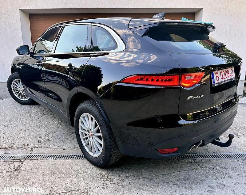 Second-hand Jaguar F-Pace Prestige 180 CP (132 kW) 2017 Culoarenegru SUV