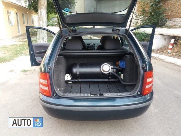 Verde Utilizat 2001 Skoda Fabia Break | 1.750 EUR (Super Preț) - Imagine 1/3