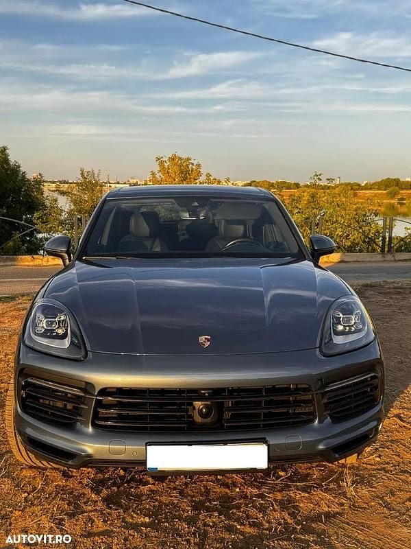 Culoarealbastru Second-hand 2019 Porsche Cayenne SUV | 40.900 EUR (Super Preț) - Imagine 1/4