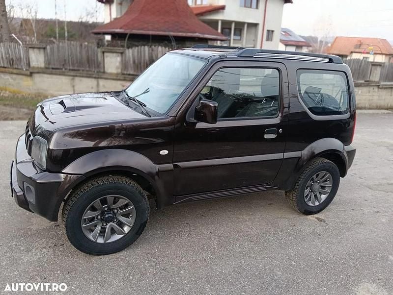 Second-hand Suzuki Jimny Style 86 CP (63 kW) 2016 Culoaremaro SUV