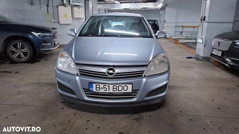Culoarealbastru Utilizat 2009 Opel Astra Hatchback | 2.300 EUR (Preț bun) - Imagine 1/4