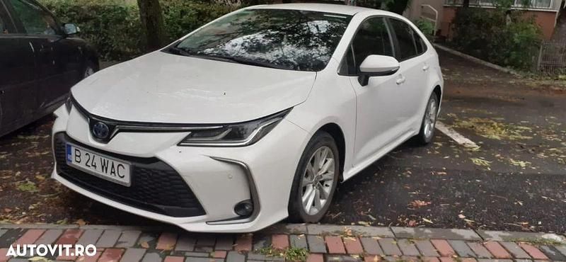 Culoarealb Utilizat 2023 Toyota Corolla Business Edition Berlinǎ | 23.000 EUR (Preț OK) - Imagine 1/4