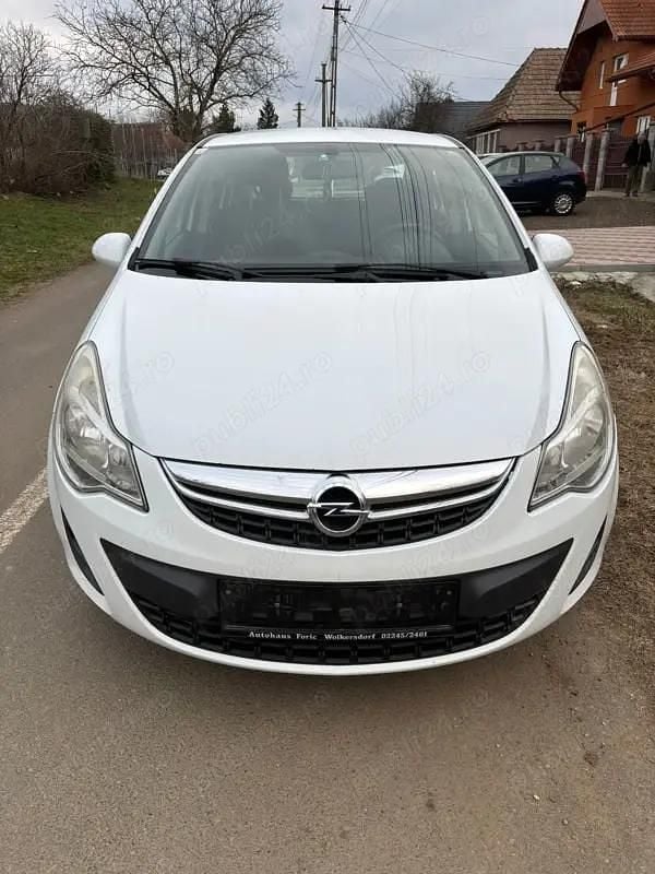 Second-hand Opel Corsa 69 CP (50 kW) 2012 Alb Hatchback