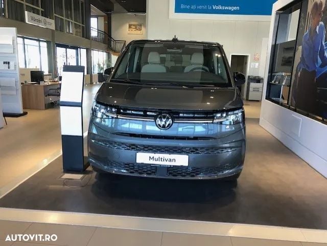 Nouă VW Multivan Life 150 CP (110 kW) 2025 Gri Van