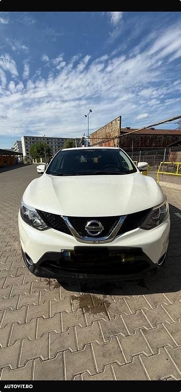 Culoarealb Utilizat 2016 Nissan Qashqai SUV | 10.500 EUR (Super Preț) - Imagine 1/4