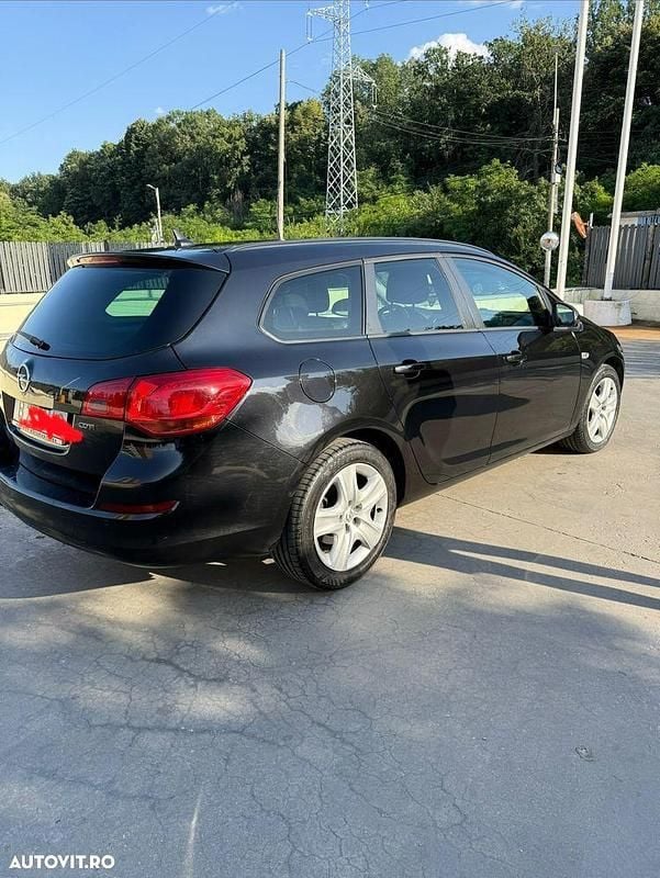 Second-hand Opel Astra Sport 160 CP (117 kW) 2011 Culoarenegru Break