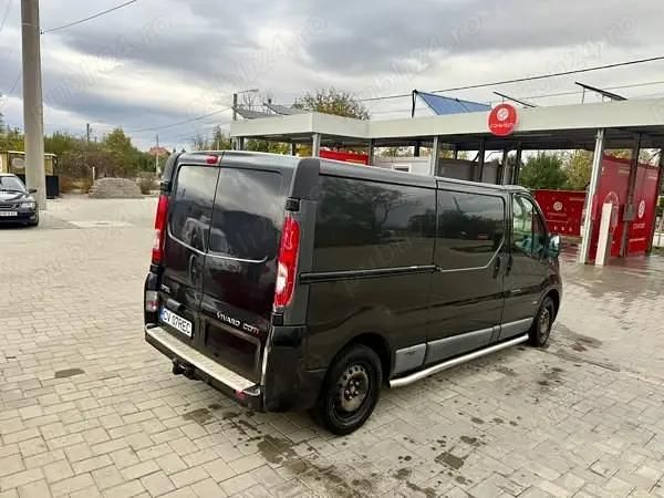 Utilizat 2011 Opel Vivaro Monovolum | 6.500 EUR (Preț bun) - Imagine 1/4