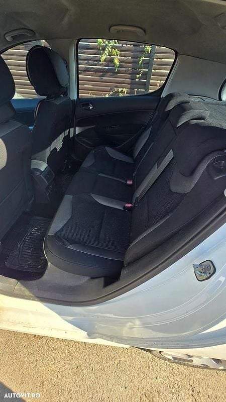 Second-hand Peugeot 308 112 CP (82 kW) 2010 Culoarealb Hatchback