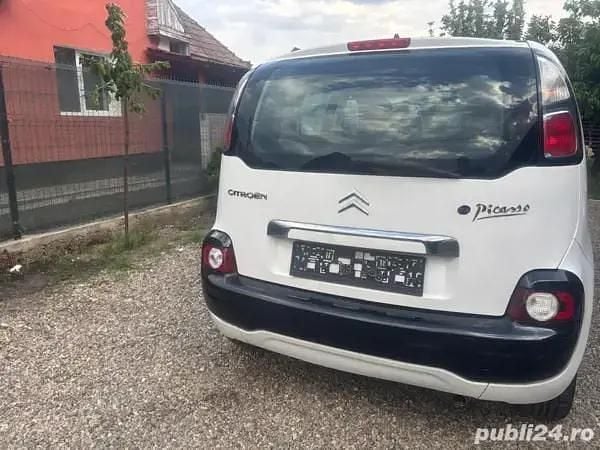 Alb Utilizat 2011 Citroën C3 Picasso Seduction Monovolum | 1.899 EUR - Imagine 1/4
