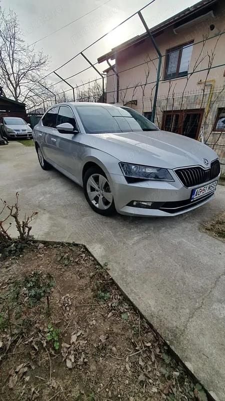 Argintiu Utilizat 2019 Skoda Superb Berlinǎ | 15.000 EUR (Preț OK) - Imagine 1/4