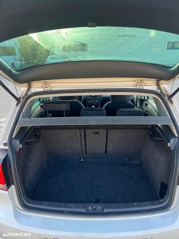 Second-hand VW Golf VI Team 105 CP (77 kW) 2010 Culoarealb Hatchback