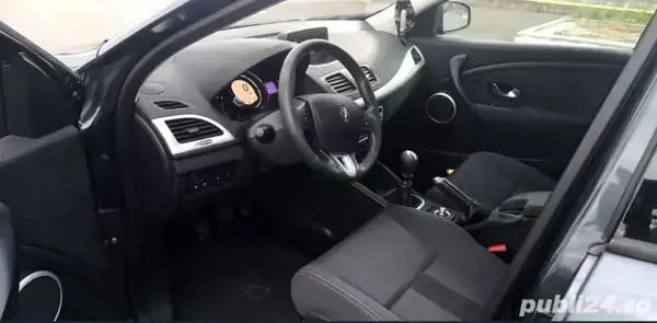 Negru Utilizat 2010 Renault Mégane III Break | 3.950 EUR (Preț OK) - Imagine 1/4