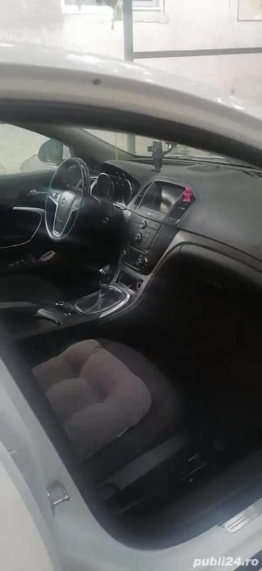 Second-hand Opel Insignia 160 CP (117 kW) 2010 Alb Berlinǎ