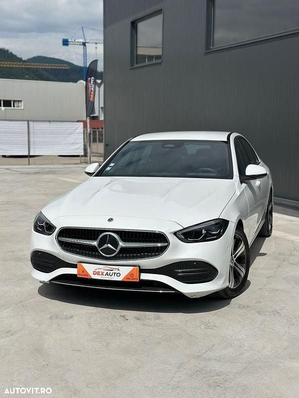 Second-hand Mercedes C220 Avantgarde 200 CP (147 kW) 2021 Culoarealb Berlinǎ