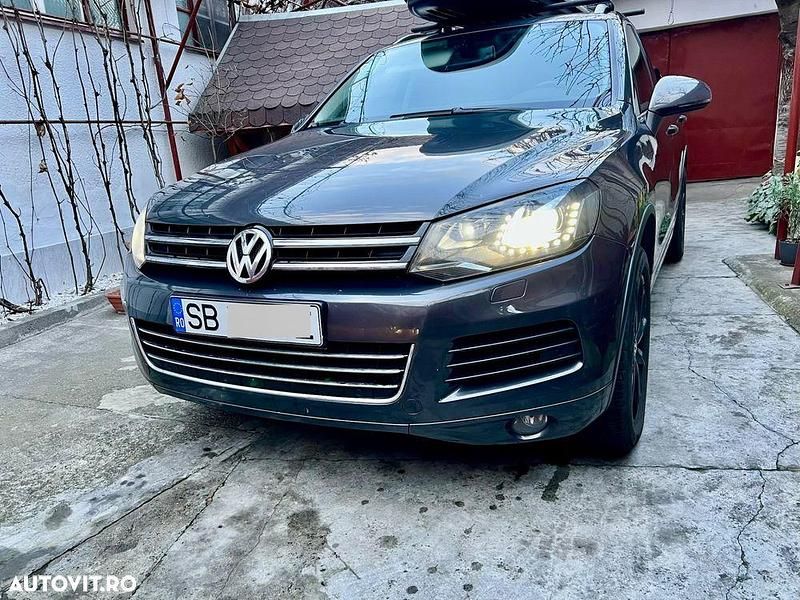 Culoaregri Utilizat 2011 VW Touareg SUV | 10.900 EUR (Puțin scump) - Imagine 1/4