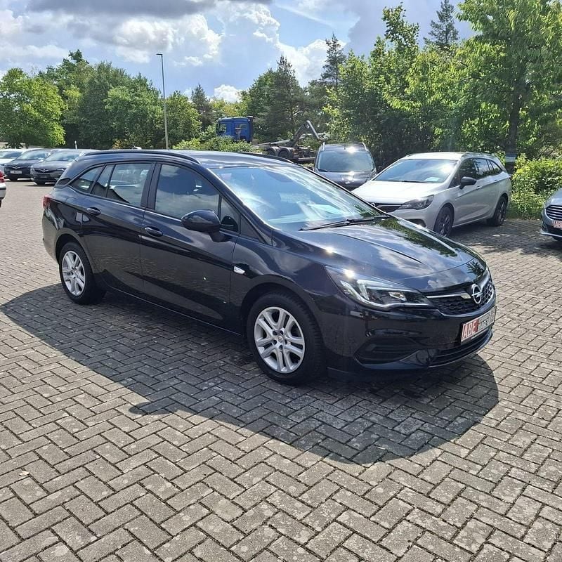 Second-hand Opel Astra Edition 145 CP (106 kW) 2022 Break