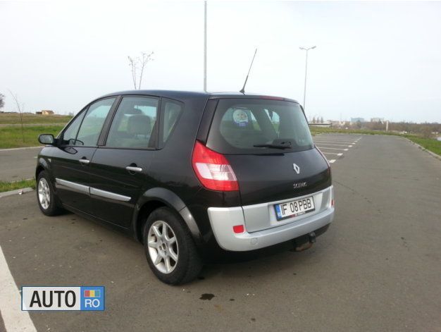 Negru Utilizat 2004 Renault Scénic II Monovolum | 1.900 EUR - Imagine 1/4