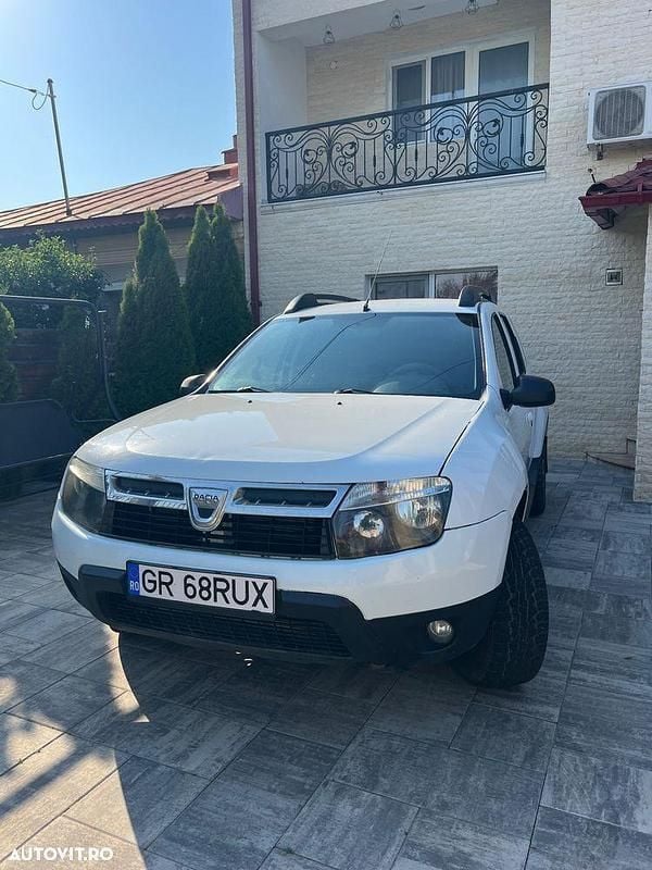 Alb Utilizat 2013 Dacia Duster SUV | 4.600 EUR (Preț bun) - Imagine 1/3