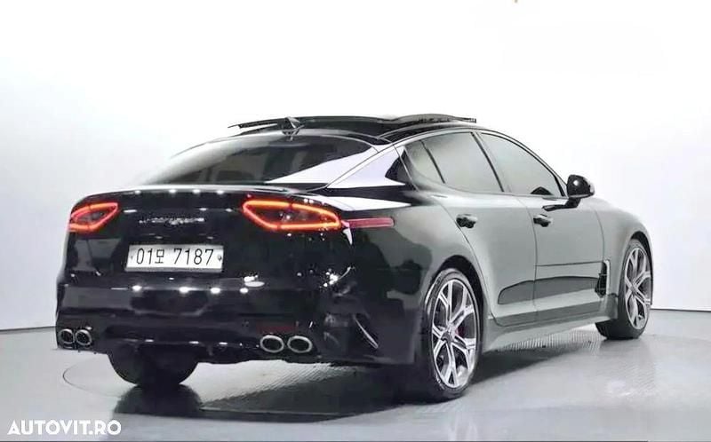Second-hand Kia Stinger GT-Line 255 CP (187 kW) 2017 Culoarenegru Hatchback