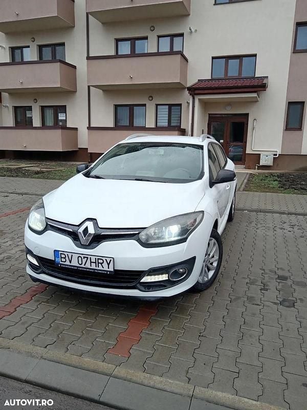 Culoarealb Utilizat 2015 Renault Mégane GrandTour LIMITED Break | 5.800 EUR (Preț OK) - Imagine 1/4