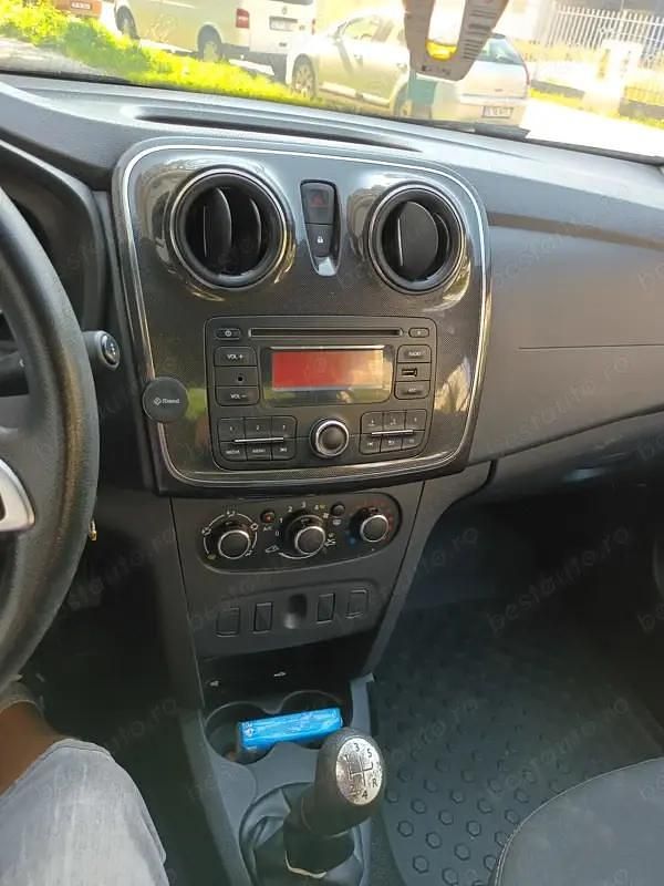 Second-hand Dacia Logan Lauréate 75 CP (55 kW) 2016 Alb Berlinǎ