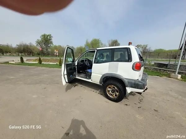 Utilizat 2004 Nissan Terrano SUV | 4.500 EUR - Imagine 1/4