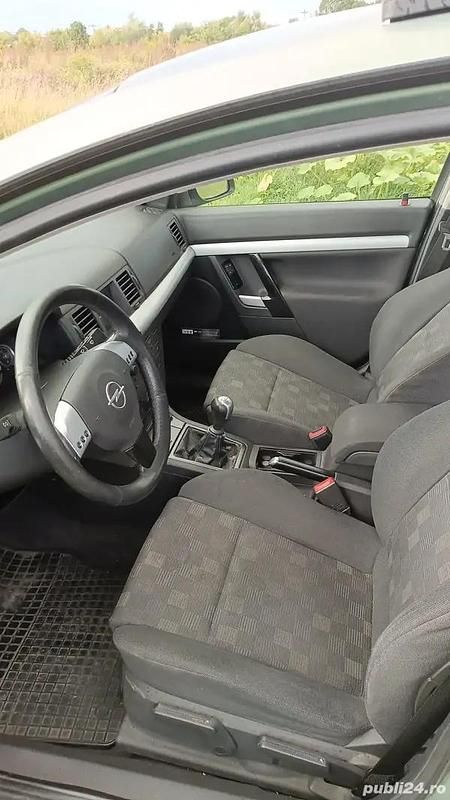 Verde Utilizat 2002 Opel Vectra GTS Hatchback | 1.100 EUR - Imagine 1/4