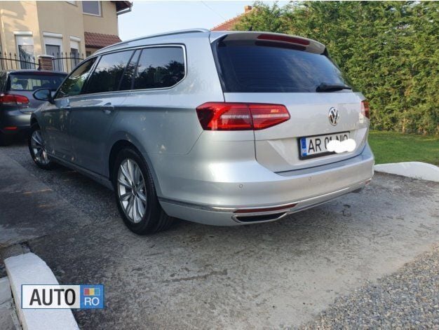 Gri Utilizat 2018 VW Passat Break | 19.800 EUR (Scump) - Imagine 1/4