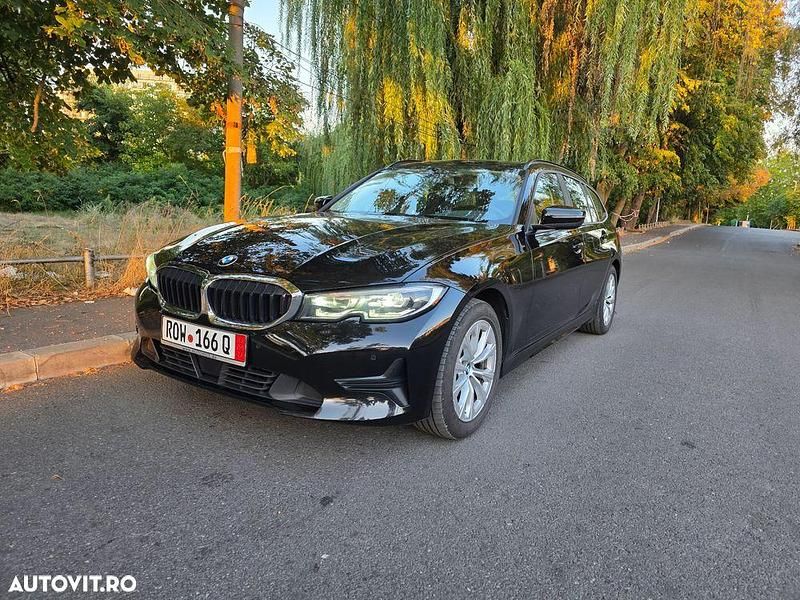 Culoarenegru Utilizat 2021 BMW 318 Sport Line Break | 22.990 EUR (Scump) - Imagine 1/4