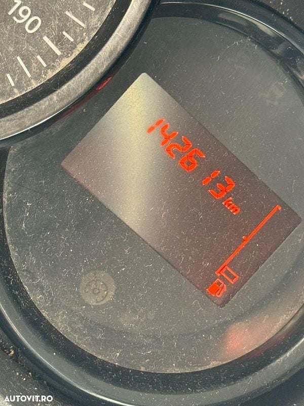 Second-hand Dacia Dokker Lauréate 75 CP (55 kW) 2018 Culoareargint Monovolum