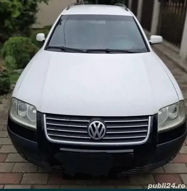 Alb Utilizat 2004 VW Passat Break | 1.300 EUR (Preț bun) - Imagine 1/4