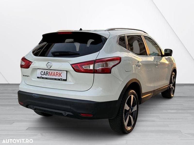 Second-hand Nissan Qashqai N-Connecta 130 CP (95 kW) 2015 Culoarealb SUV