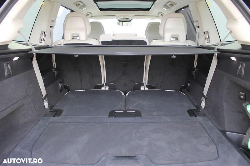 Second-hand Volvo XC90 Ultimate 455 CP (334 kW) 2025 Culoarenegru SUV