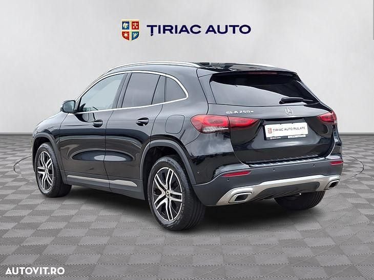 Second-hand Mercedes GLA250 218 CP (160 kW) 2020 Culoarenegru SUV