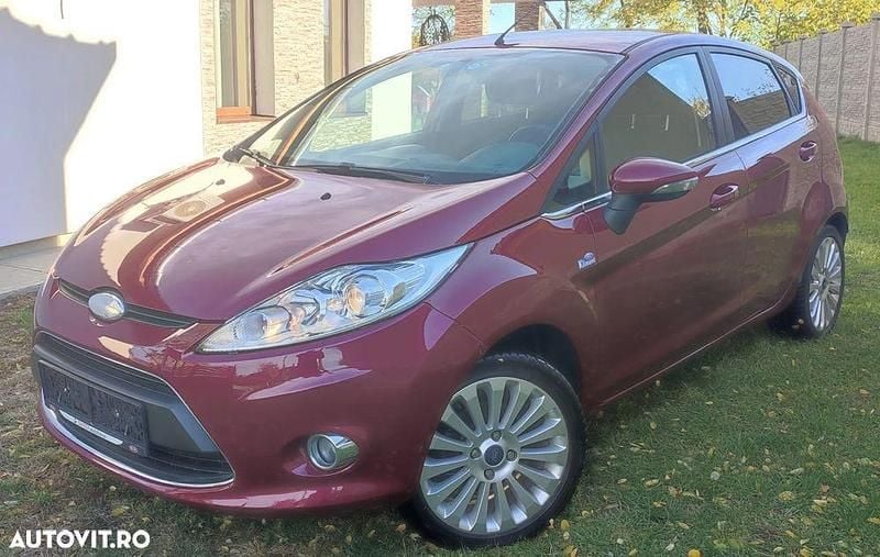 Second-hand Ford Fiesta Titanium 82 CP (60 kW) 2010 Culoarerosu Hatchback