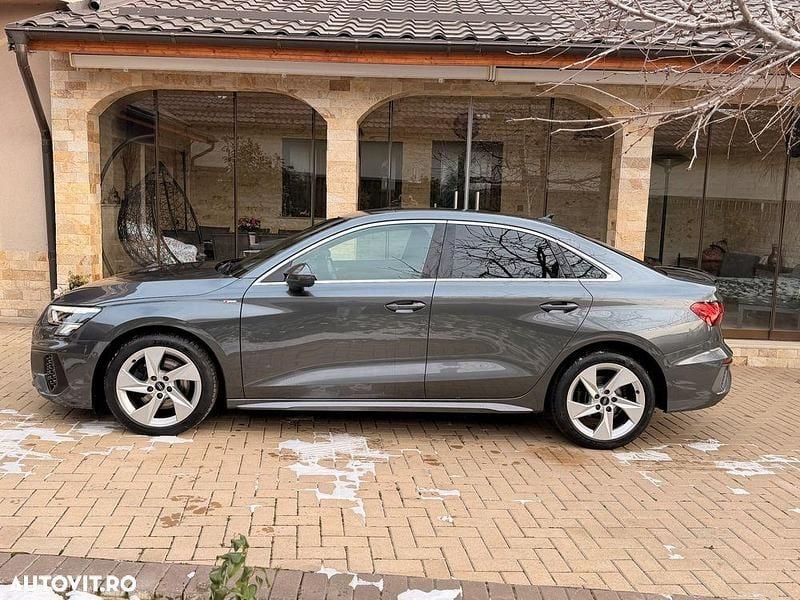 Second-hand Audi A3 S-Line 150 CP (110 kW) 2021 Culoaregri Berlinǎ