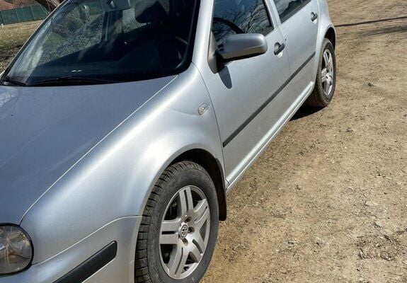 Second-hand VW Golf IV 105 CP (77 kW) 2003 Gri Hatchback