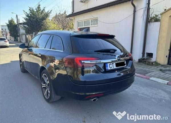 Negru Utilizat 2016 Opel Insignia Hatchback | 7.800 EUR (Preț bun) - Imagine 1/1
