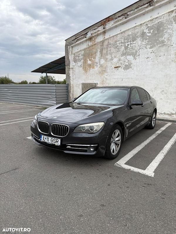 Culoaregri Utilizat 2015 BMW 740 Exclusive Berlinǎ | 15.500 EUR - Imagine 1/4