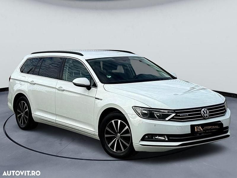Culoarealb Utilizat 2017 VW Passat Highline Break | 11.549 EUR (Preț bun) - Imagine 1/4