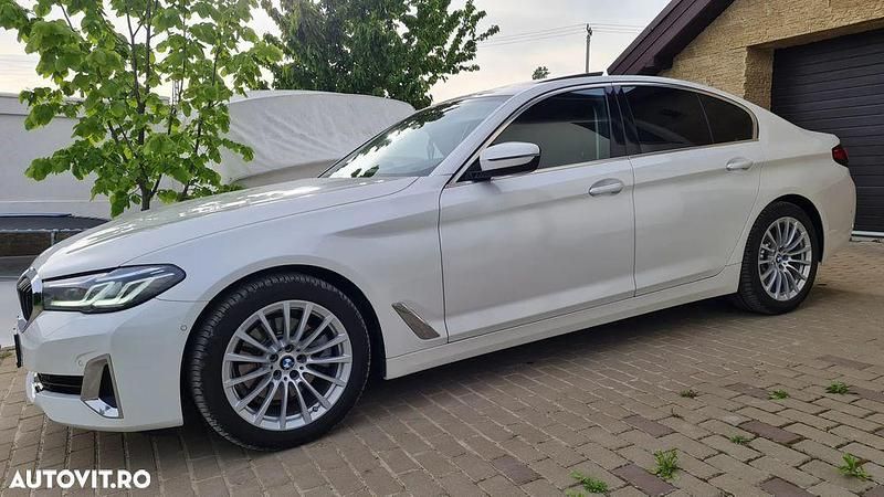 Culoarealb Utilizat 2021 BMW 520 Comfort Edition Berlinǎ | 32.500 EUR (Puțin scump) - Imagine 1/4