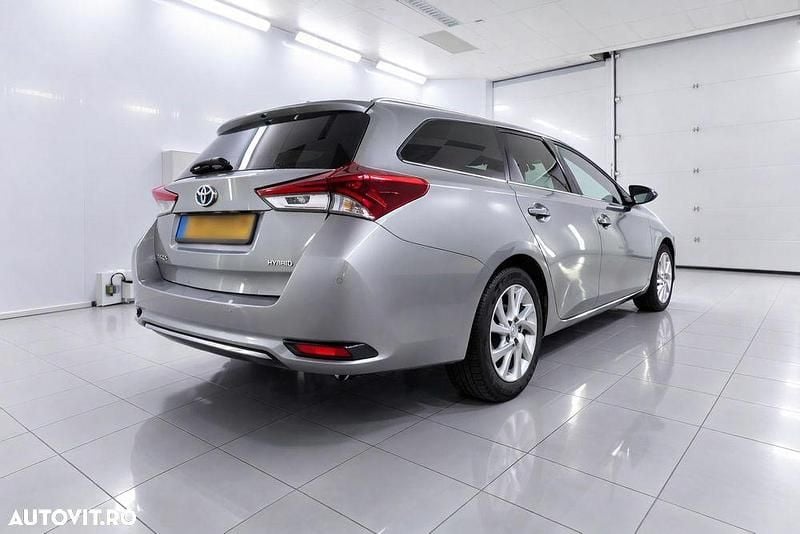 Second-hand Toyota Auris Hybrid 136 CP (100 kW) 2018 Culoaregri Break