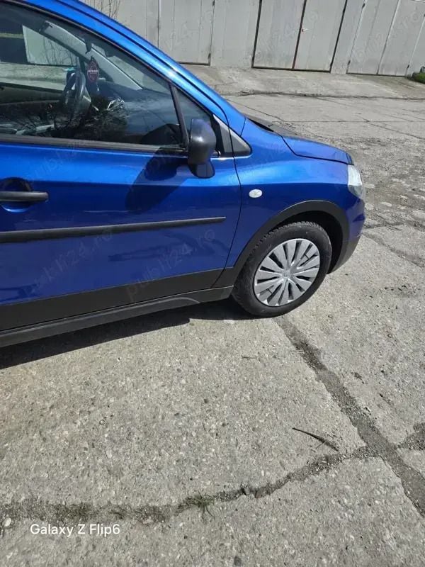 Albastru marin Utilizat 2015 Suzuki SX4 SUV | 8.000 EUR - Imagine 1/4