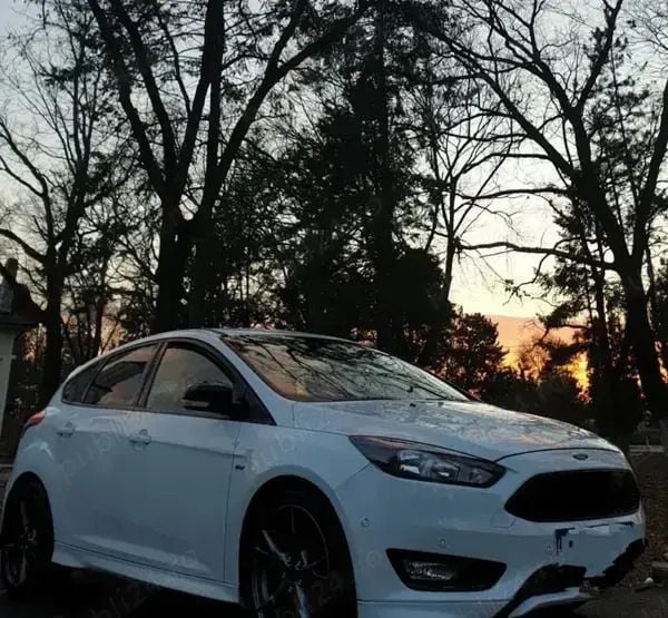 Utilizat 2018 Ford Focus ST-Line Hatchback | 10.500 EUR (Preț bun) - Imagine 1/4